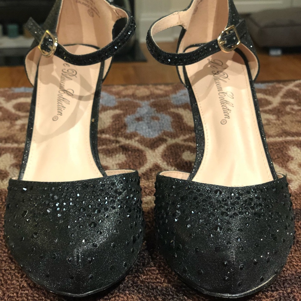 De Blossom Collection Strappy Heels, Size 10